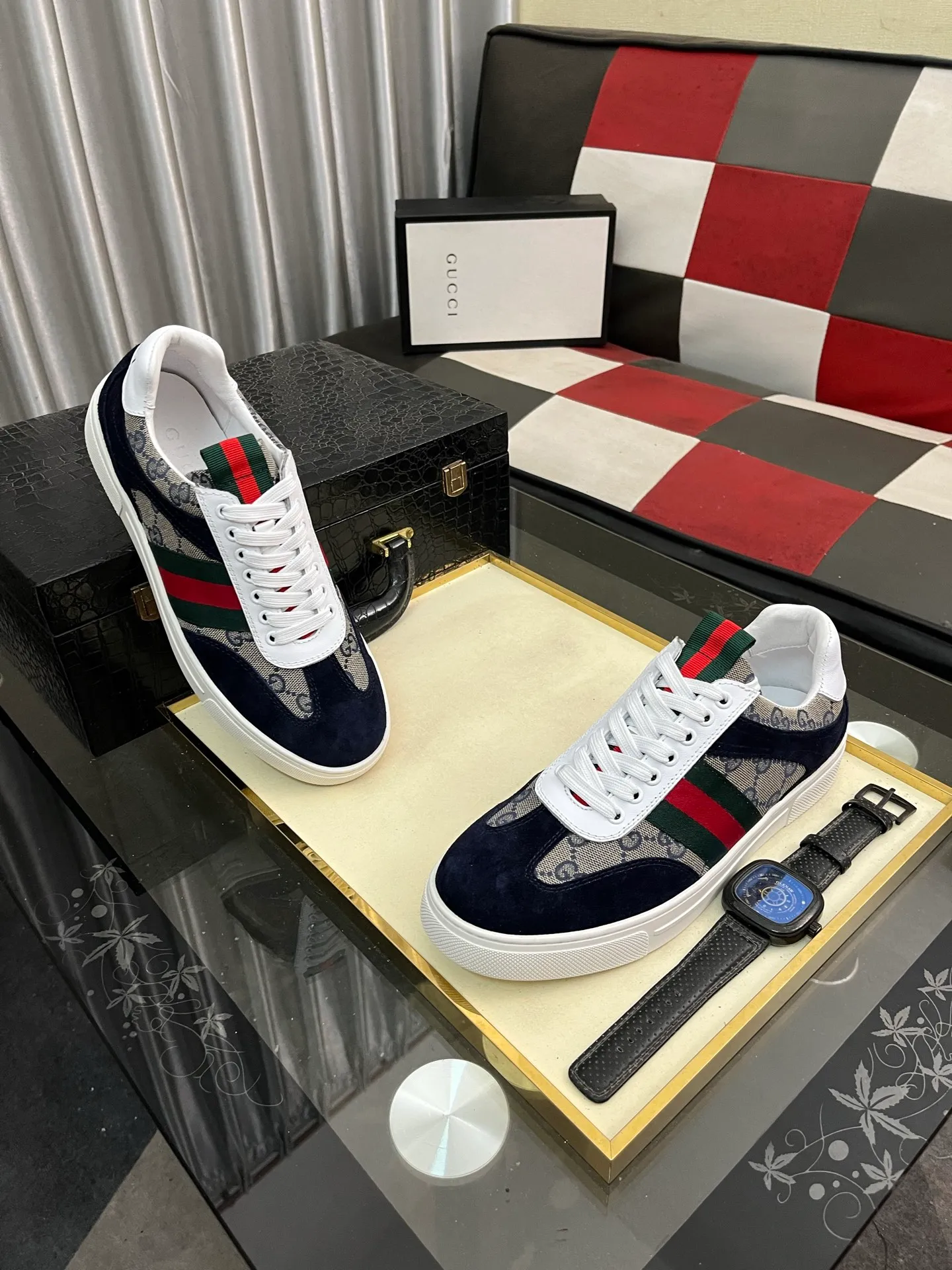 Men's Men's Shoes 💰440 ⌚️⌚️[GUCCI] Gucci men's casual shoes are absolutely popular 🔥The ultimate matching item for trendy men! The charm of super texture is irresistible, the main recommendation, the flower leather color is bright! The upper is made of high-quality brand printed fabric with cowhide, breathable leather lining and wear-resistant rubber sole, noble and elegant! Extremely comfortable🎁🎁You can be as handsome as you want💪 Available in sizes 38-44 and 5️⃣colors